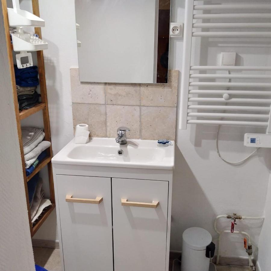 Maisonnette De Charme Climatisee La Machine Exterior photo